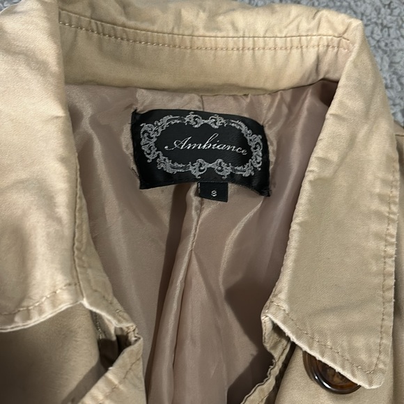 Trench coat - Picture 2 of 4